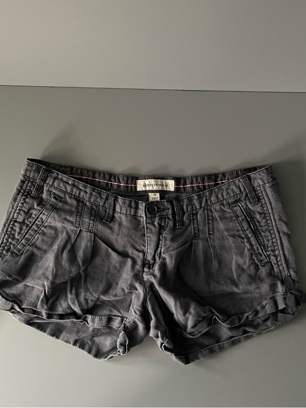 Abercrombie & Fitch Vintage Grey Linen Cuff Low Slung Chino Short 16 Hip Hugger